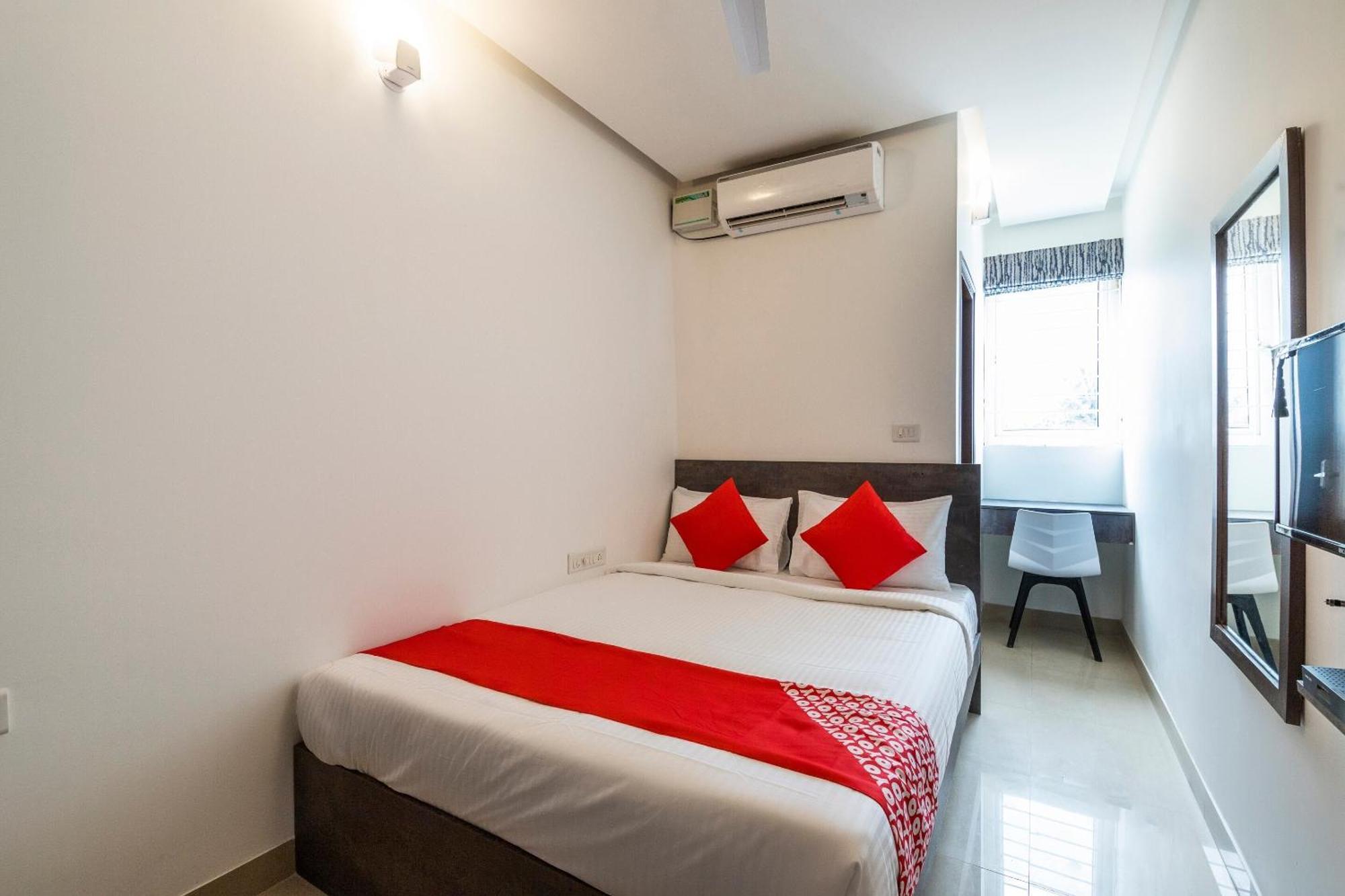 Super Townhouse Hebbal Hotel Bangalore Exterior photo