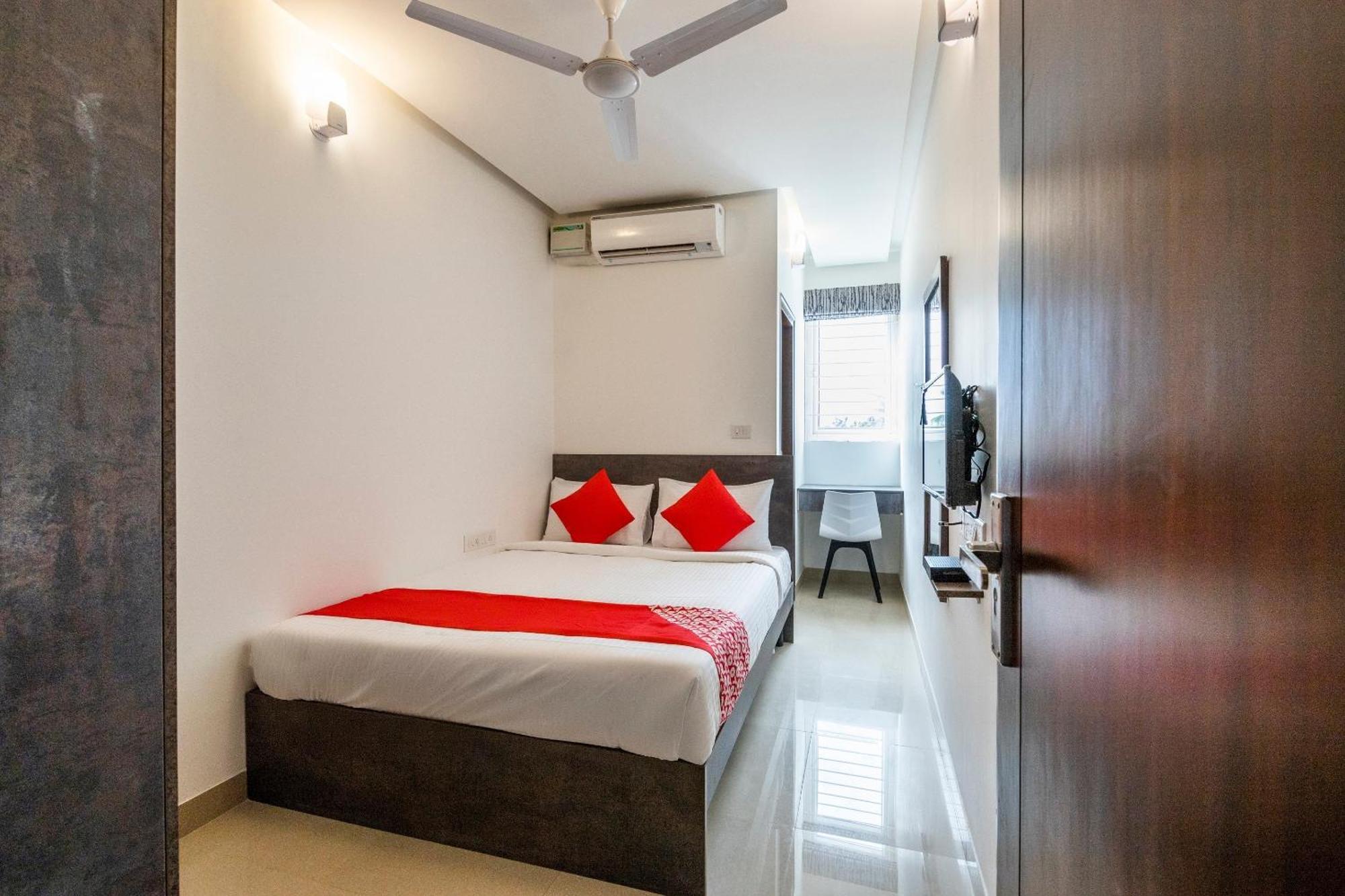 Super Townhouse Hebbal Hotel Bangalore Exterior photo