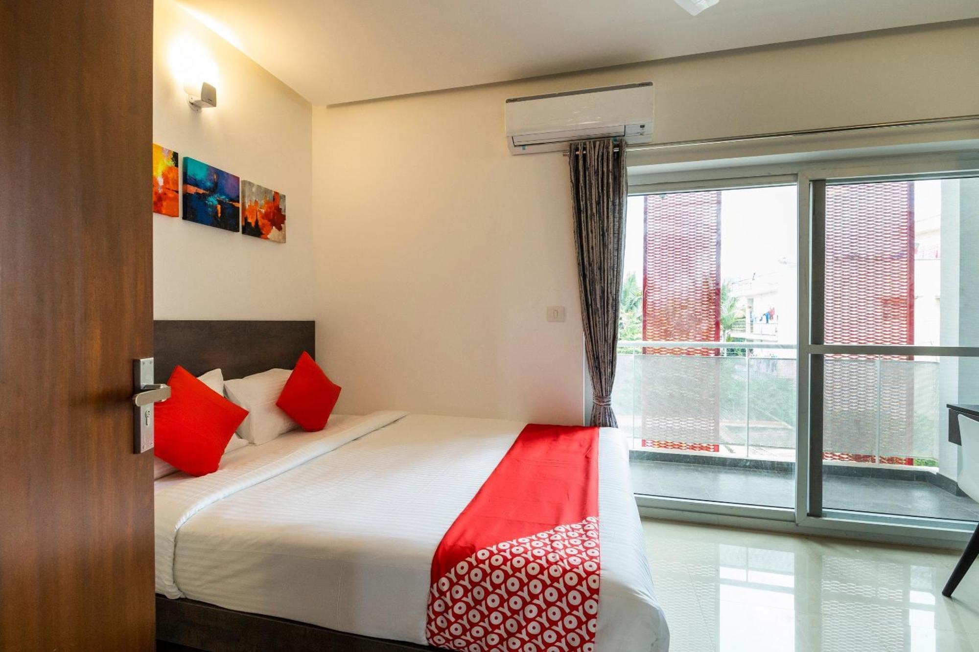 Super Townhouse Hebbal Hotel Bangalore Exterior photo