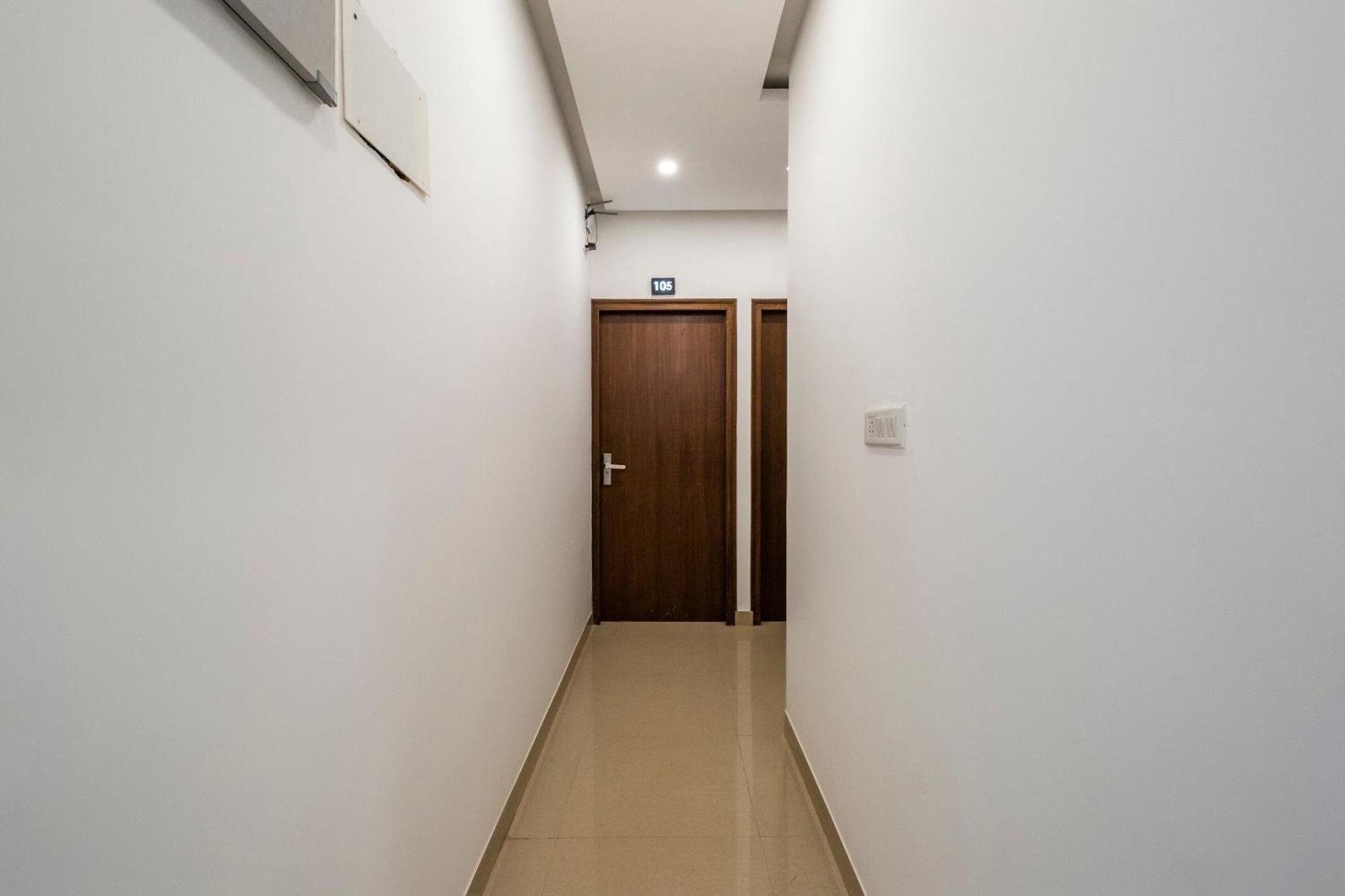 Super Townhouse Hebbal Hotel Bangalore Exterior photo