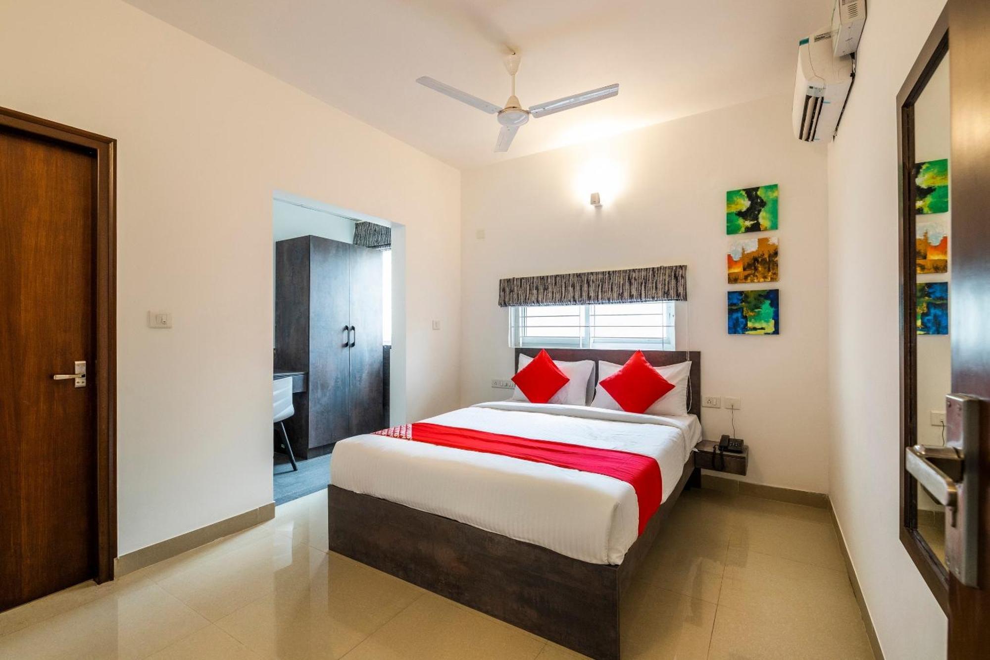 Super Townhouse Hebbal Hotel Bangalore Exterior photo